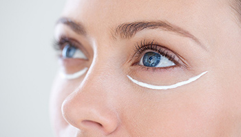 Jak správně pečovat o oční okolí