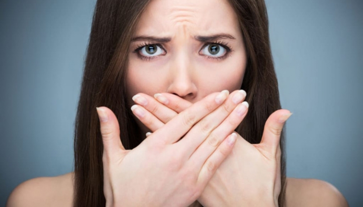Jak se zbavit nepříjemného zápachu z úst