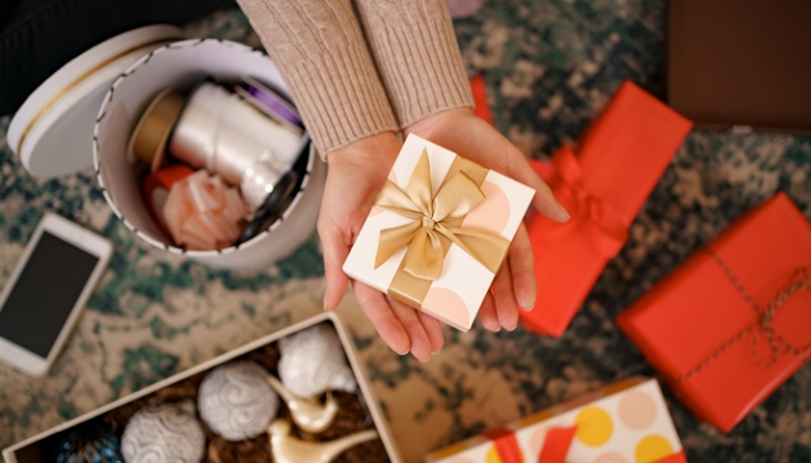 Tipy na dárky, které potěší každou ženu (pro maminku, babičku, tchyni či kamarádku)